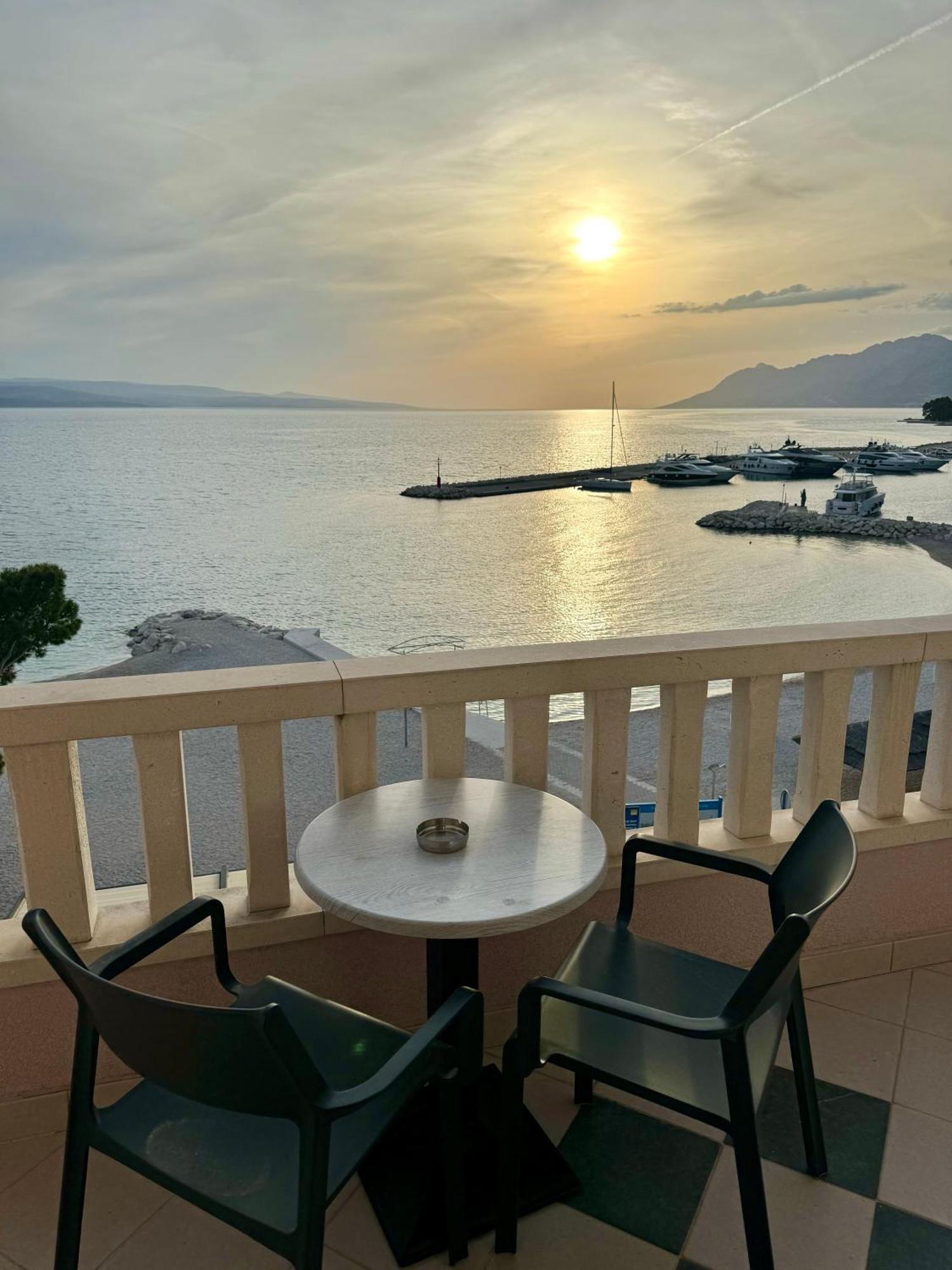 Villa Rozika Baška Voda Екстериор снимка
