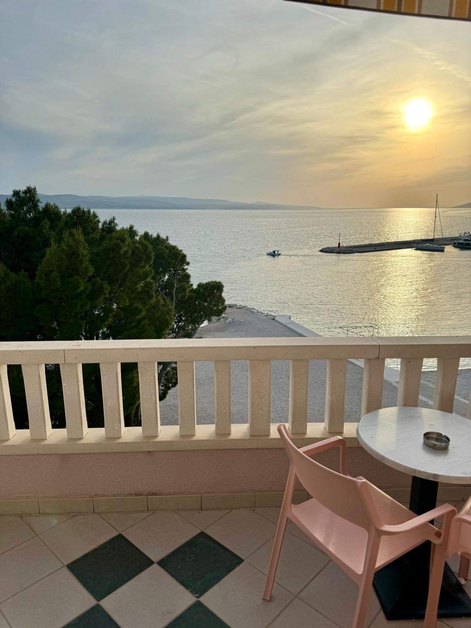 Villa Rozika Baška Voda Екстериор снимка